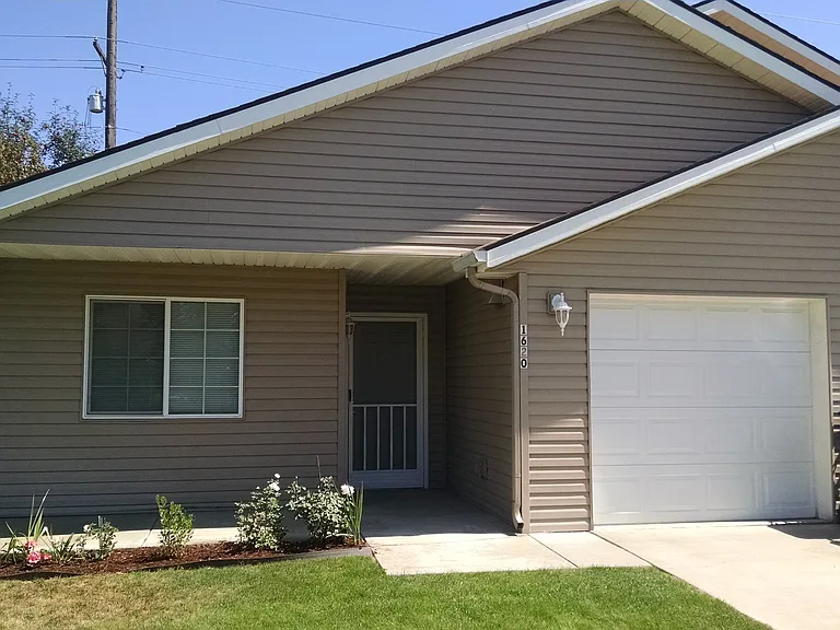 1620 E Peggy Loop — Photo 1