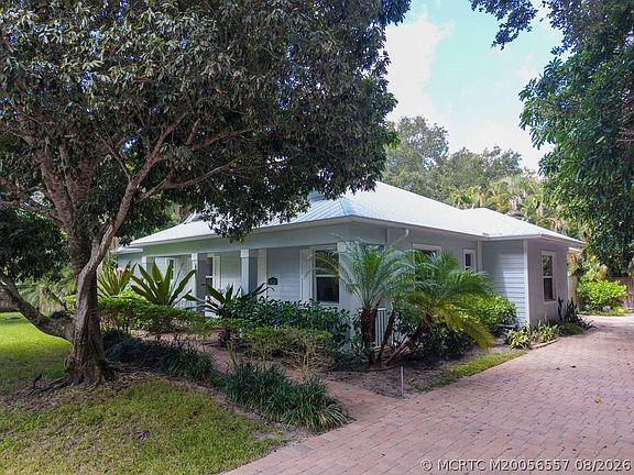 2nd image of 1015 SW Flora Belle Ln
