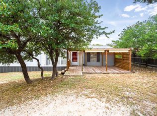 142 Oak Ln, Pipe Creek, TX 78063