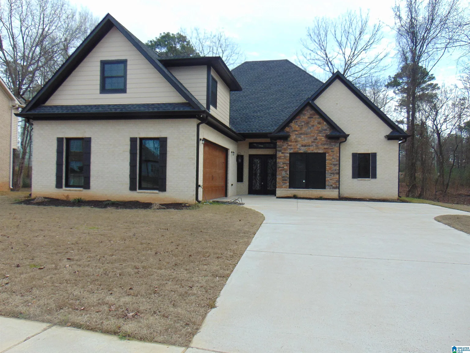 4 bed, 3.5 bath, 2070 sqft, $3,000 — Photo 1