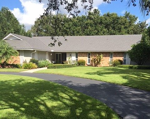 1st image of 210 Nob Hill Cir
