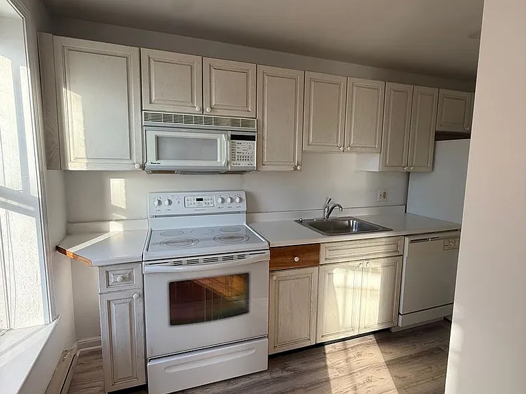 1742 Washington St #3 — Photo 2