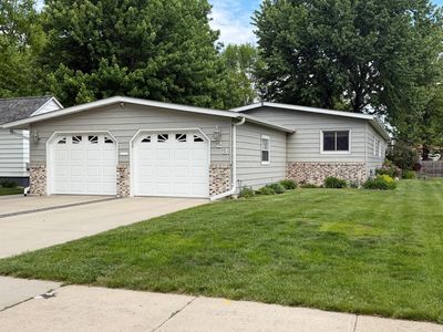 223 10th Ave, Worthington, MN, 56187
