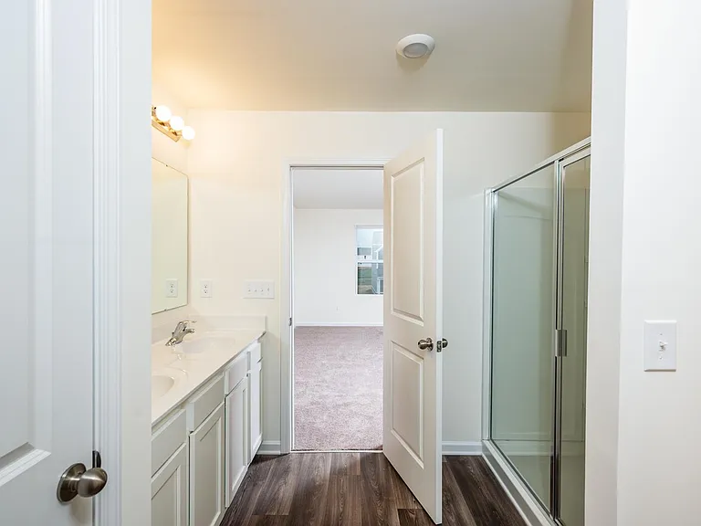 360 Rayland St — Photo 18