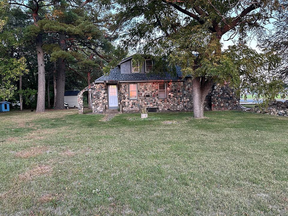 1st image of 23507 Rum River Blvd NW