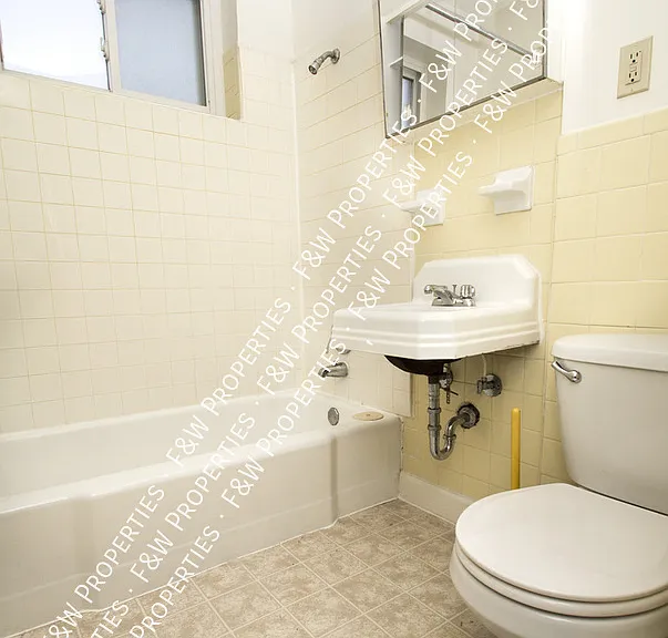 1728G E Long St — Photo 12