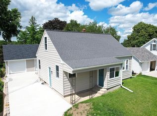 708 W Jefferson St, Waupun, WI 53963