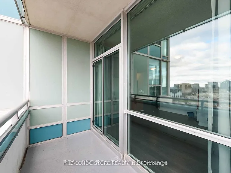 220 Burnhamthorpe Rd W #1709 — Photo 11