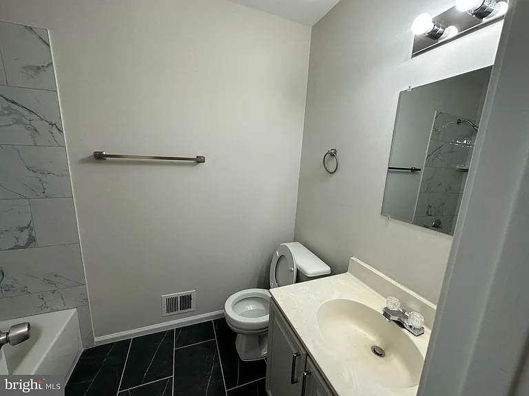 7822 Brookview Ct — Photo 23