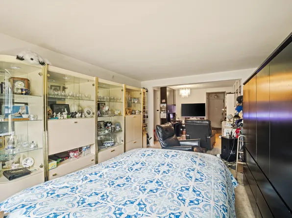 211-02 75th Avenue image 5 of 16