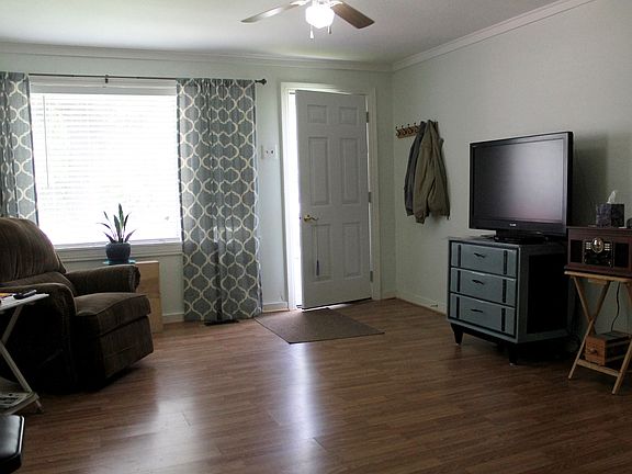 2nd image of 416 Oakdale Ave
