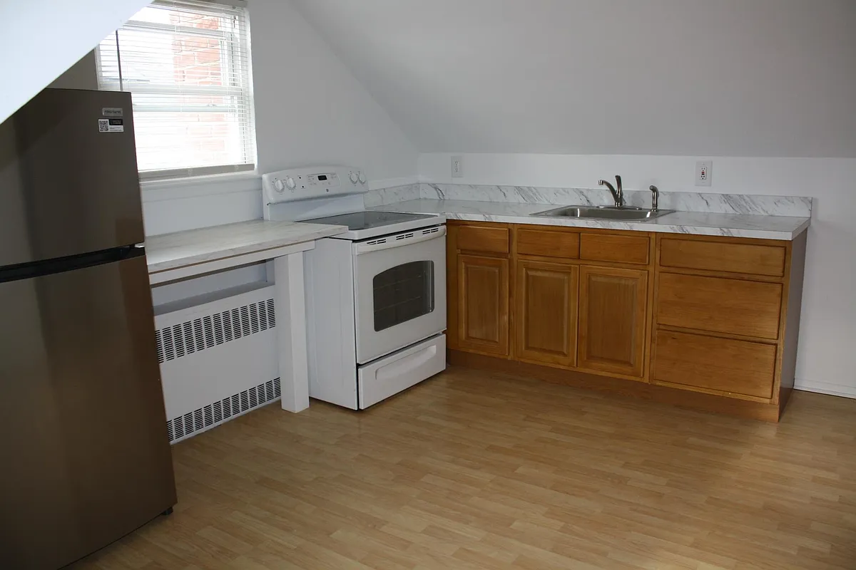 Building Photo - 156 N Hamilton Ave #1
