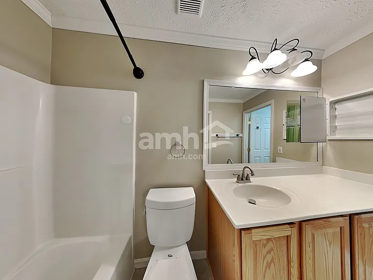 311 Hartford Ct — Photo 11