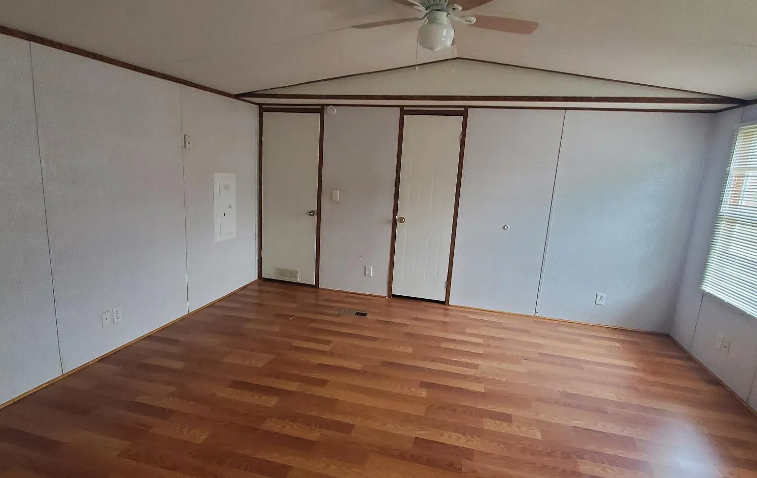 2 bed, $1,100 — Photo 2