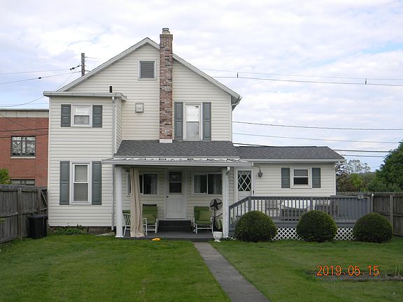 3rd image of 213 Center St
