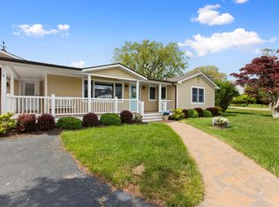 38 Gloucester Ave, Montauk, NY 11954