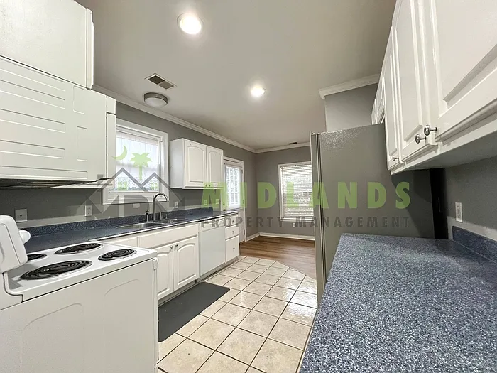 3425 Manor Ave — Photo 10