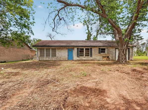 134 Scout Rd, Jones Creek, TX 77541