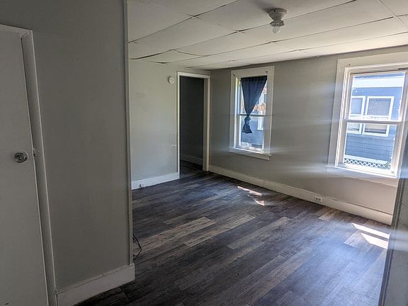 2nd image of 956 Lemoyne Ave #1