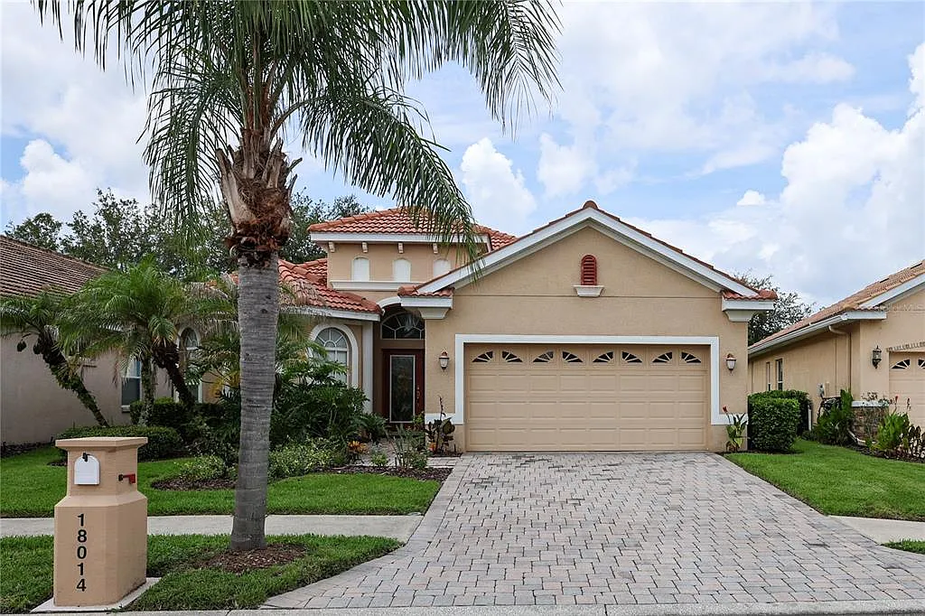 3 bed, 2.0 bath, 1952 sqft, $3,300 — Photo 1