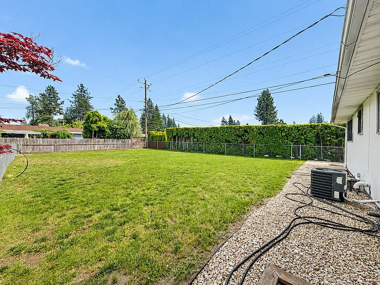 6724 N Winston Dr — Photo 11