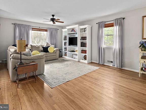 3rd image of 8434 Cherry Valley Ln