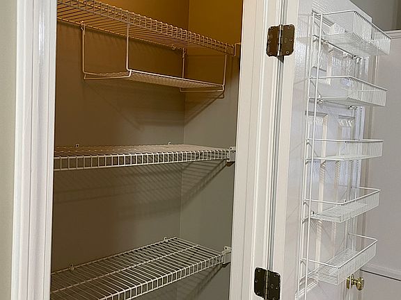 Large Pantry with Wire Racking