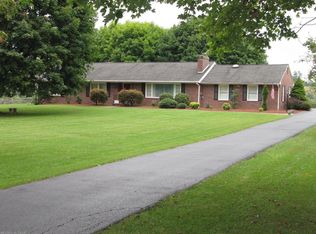 349 Penn Ave NW, Floyd, VA 24091