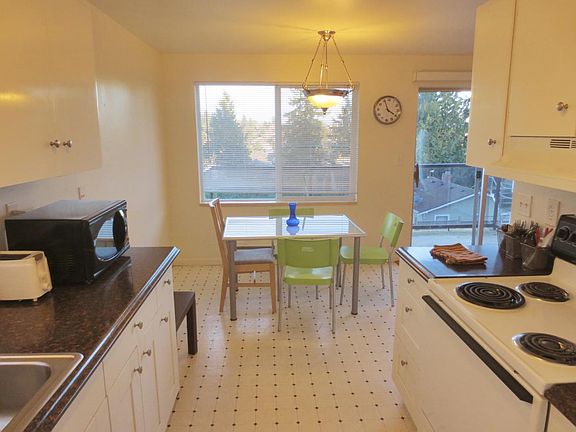 3rd image of 6504 35th Ave NE APT 3