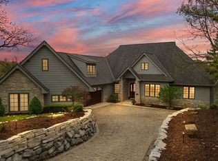 402 Wessex Rd, Valparaiso, IN 46385