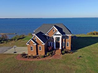 16973 Rivers Edge Trl W, Smithfield, VA 23430