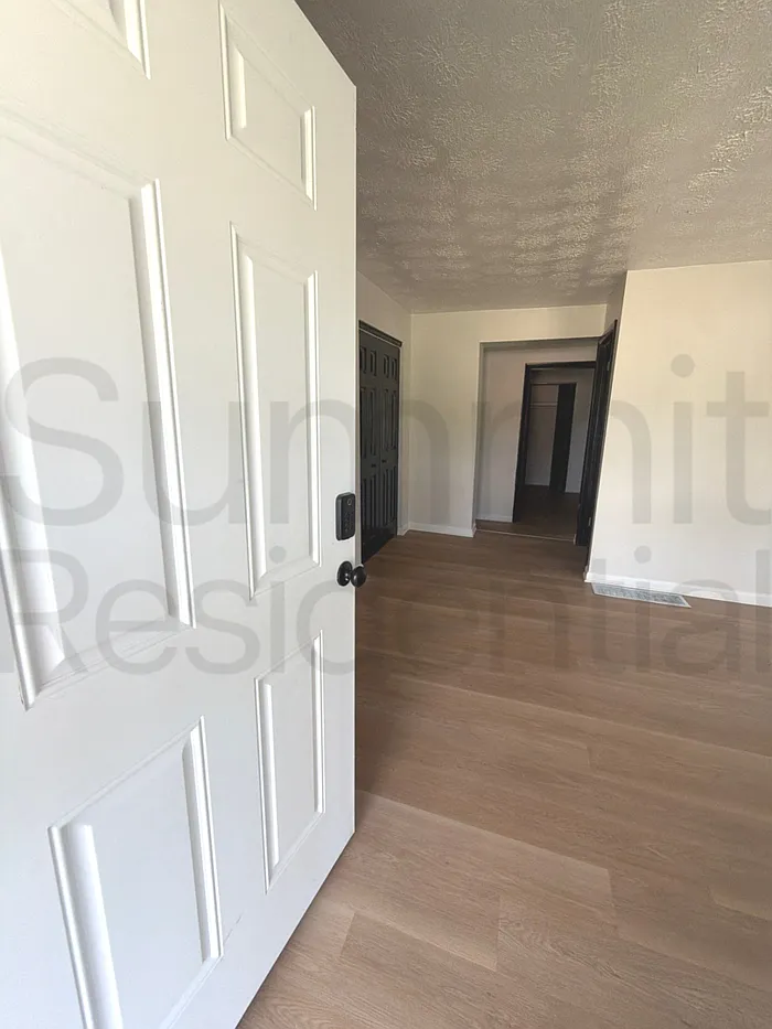 2 bed, 1.0 bath, 680 sqft, $695 — Photo 2