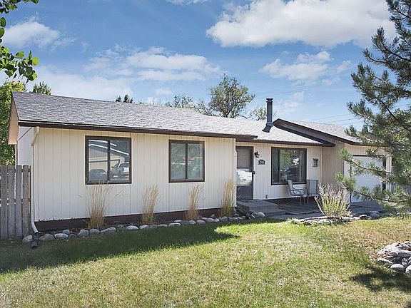 2nd image of 3146 Canyon Dr