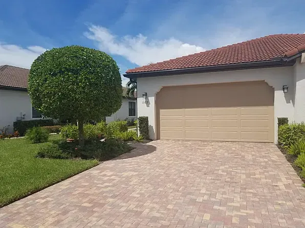 1569 Oceania Dr S, Naples, FL 34113