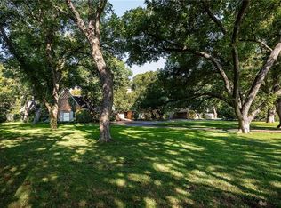 10211 Hollow Way Rd, Dallas, TX 75229