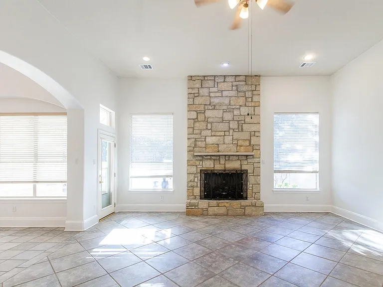 31 Lost Meadow Trl — Photo 15