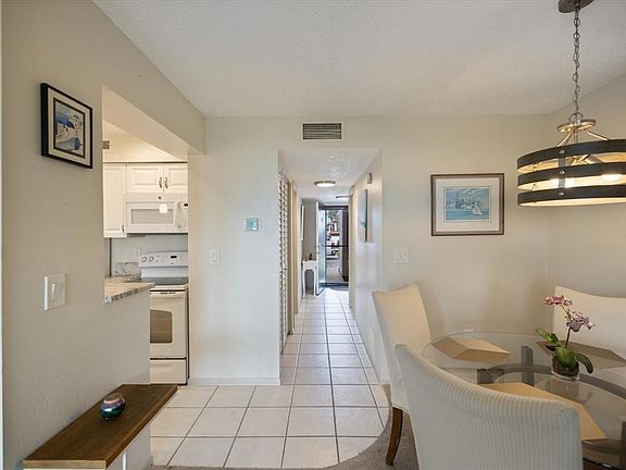 4th image of 1610 Stickney Point Rd #1