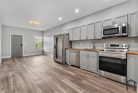 2 bed, 1200 sqft, $1,600 — Photo 4