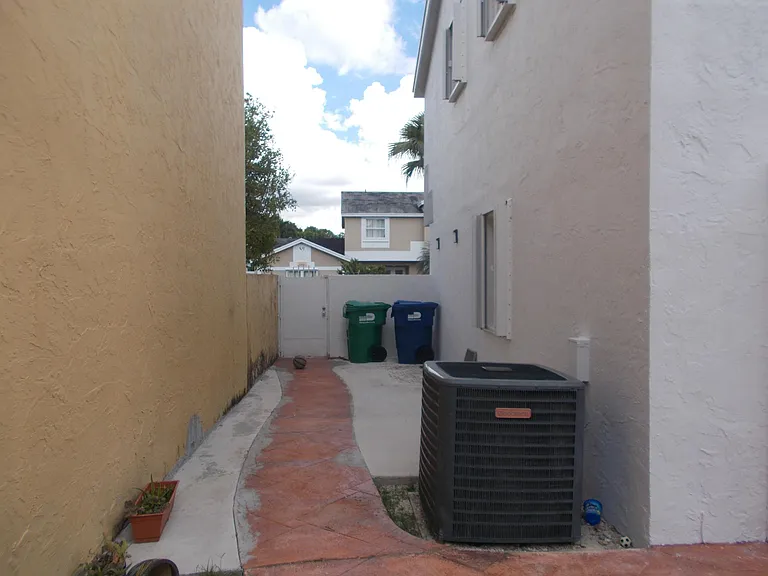 14444 SW 92nd Ter — Photo 24