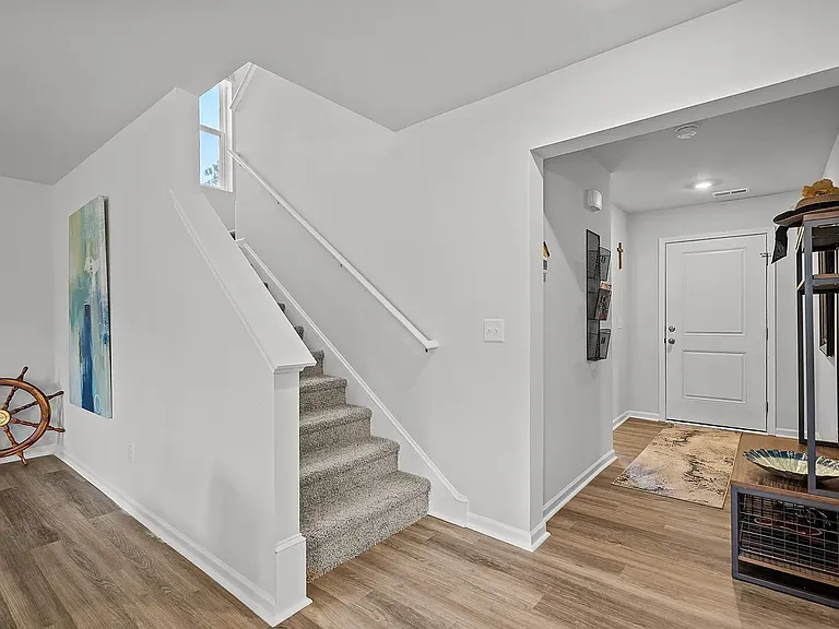 1427 New Sun Dr SE — Photo 9