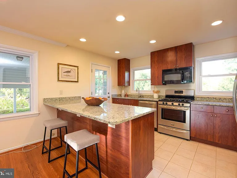 8506 Wagon Wheel Rd — Photo 7