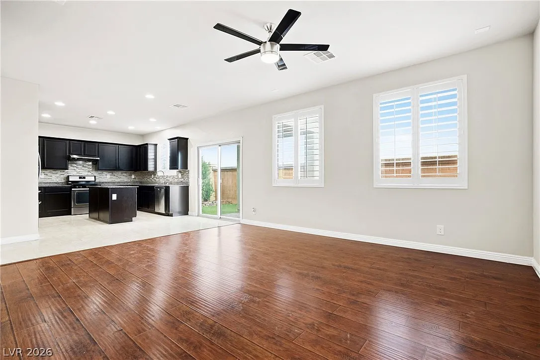 4 bed, 3.0 bath, 1912 sqft, $2,650 — Photo 4