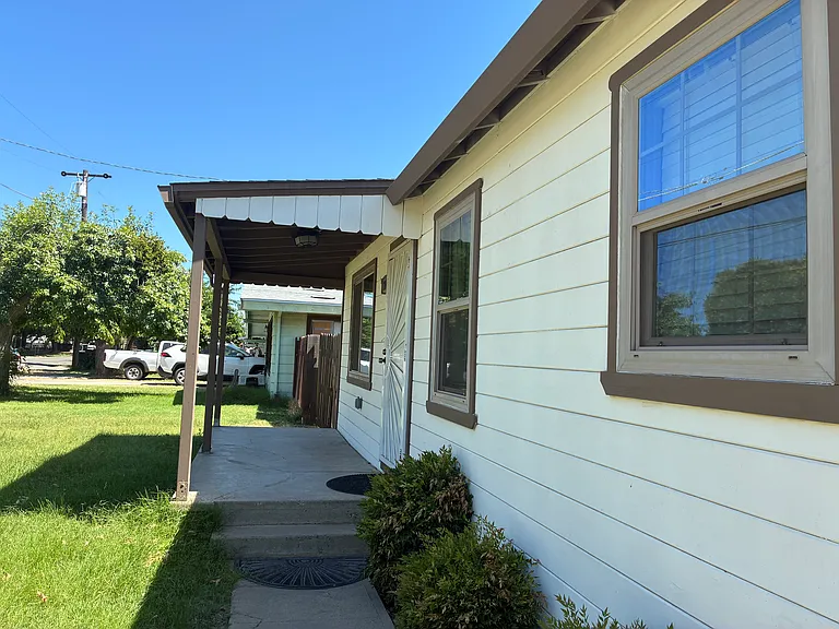 2040 Edwards Ave — Photo 6
