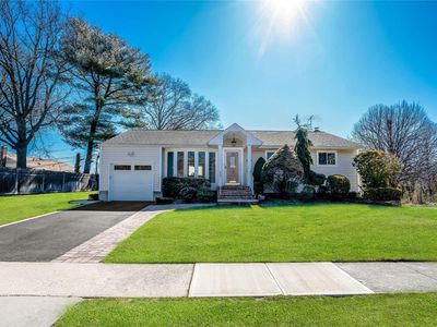 14 Cindy Drive, Old Bethpage, NY, 11804