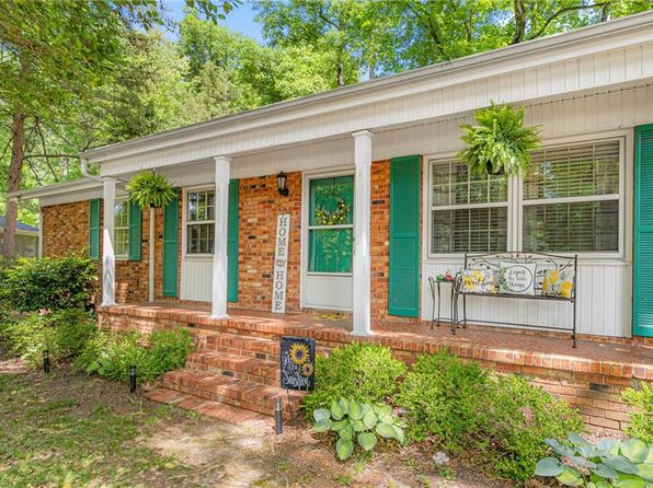 1703 Keogh St, Burlington, NC 27215
