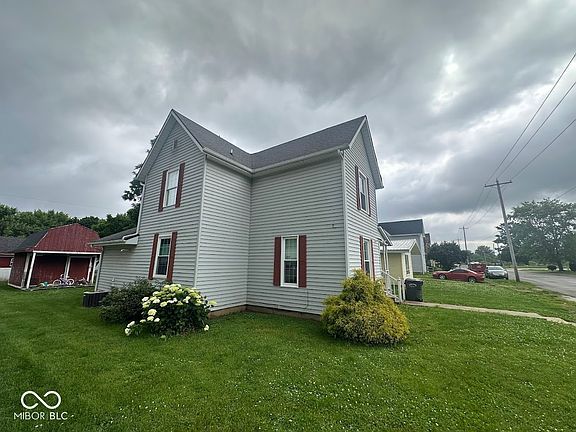 3rd image of 204 E 6th St