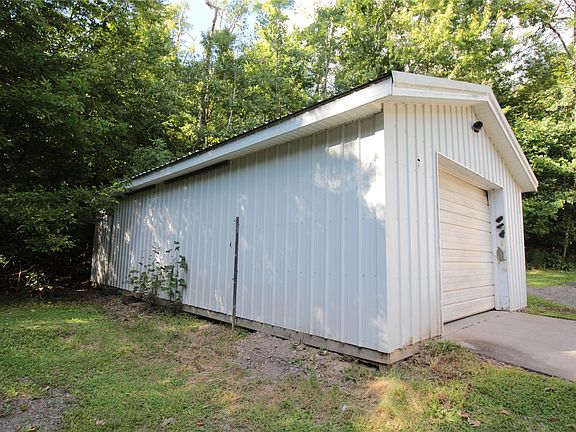 2nd image of 391 Stumptown Rd