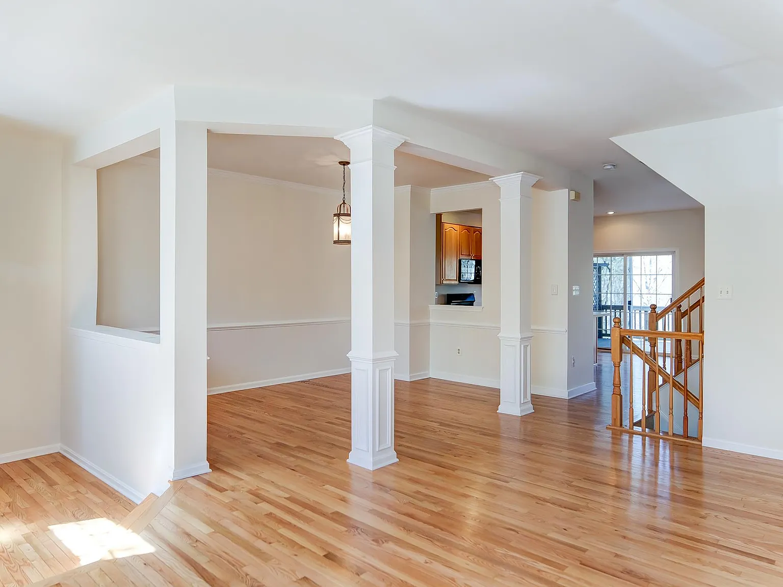 4 bed, 3.5 bath, 2522 sqft, $3,400 — Photo 3