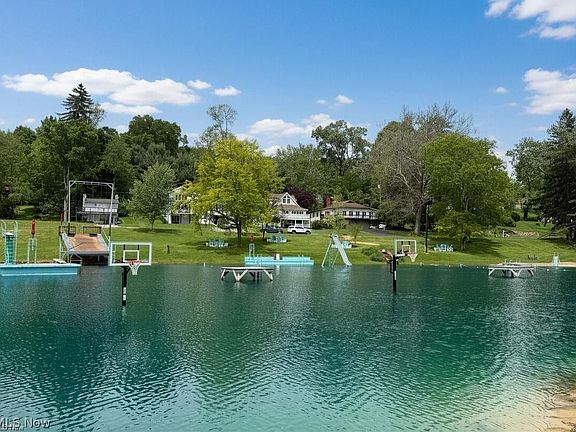 3rd image of 1497 Lake Front Dr