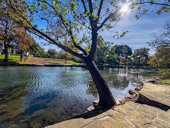 3rd image of 476 Lakeview Boulevard